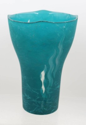 Auktion 376<br>hohe schwere Kunstglas-Vase im moderne Design, grün, ca. H-26cm [1]