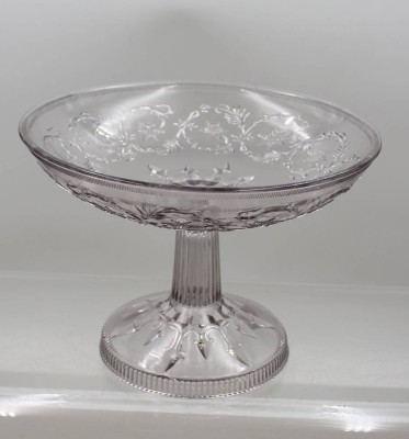 Auktion 376<br>gr. Tafelaufsatz in antikem Stil, Pressglas, ca. H-18cm D-25cm [1]