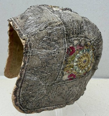 Auktion 376<br>friesische Trachtenhaube, wohl 19.Jhd., gefüttert, gut erhalten [1]