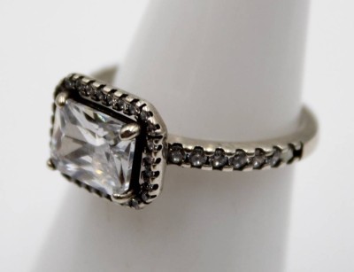 Auktion 376<br>925er Silber-Ring, klare Steine, 2,4gr., RG 52 [1]
