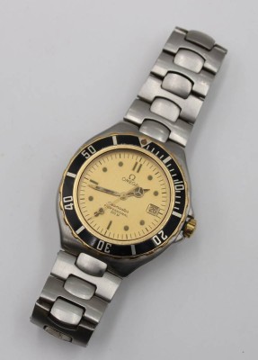 Auktion 376<br>Vintage Armbanduhr, Omega Seamaster Professional 200M, Quarzwerk nicht geprüft, Datum nicht einstellbar?, Tragespuren , D-4cm [1]