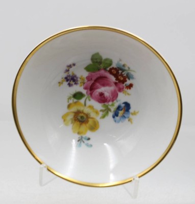 Auktion 376<br>Schale, Kaiser, Dekor Residenz, ca. H-4,5cm D-13,5cm [1]
