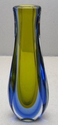 Auktion 376<br>grosse Murano Vase, grün/blau/klar, H-30 cm [1]