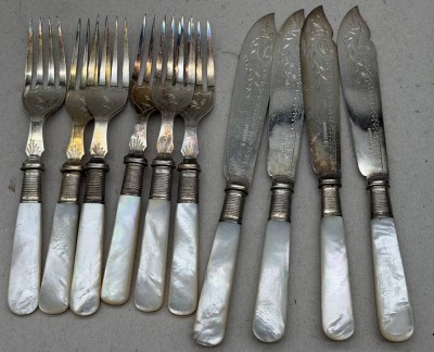 Auktion 376<br>10 tg. Fischbesteck, England, Plated, Perlmuttgriffe [1]