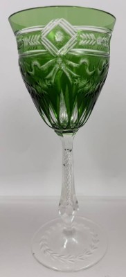 Auktion 376<br>Jugendstil-Weinglas, grün überfangen, wohl Josephinenhütte, gut erhalten, H-20 cm [1]