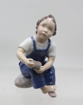 Auktion 376<br>Hilf mir, Mum, Modellnr. 2275, Bing & Grøndahl, Entw. Michaela Ahlmann, ca. H-13cm [1]