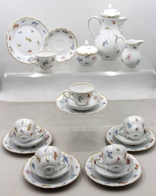 Auktion 376<br>Kaffeeservice für 6 Personen, Porzellanfabrik Zehendner & Co., Streublümchendekor [1]