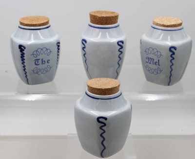 Auktion 376<br>4x Vintage-Keramikbehälter,  Steinzeug mit blauer Dekoration und Korkdeckel, Søholm Danmark, je ca. H-15cm [1]