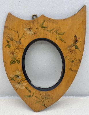 Auktion 376<br>ovaler Wand-Fotorahmen mit Brandmalerei, 28x20 cm [1]