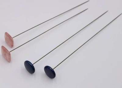 Auktion 376<br>2 Paar wohl chinesische Haarnadeln, Lapis und Rosenquartz (1. beschädigt), je ca. L-28cm [1]