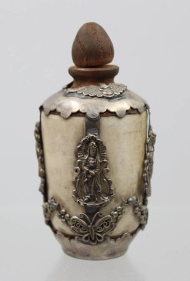 Auktion 376<br>antike chinesische Schnupftabakflasche aus Zinn,Holz und Harz, im tibetischen Stil, ca. H-9cm [1]