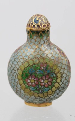 Auktion 376<br>schöne chinesische Cloisonné-Schnupftabakflasche, älter, ca. H-6cm [1]