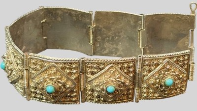 Auktion 376<br>massives Silber-Armband mit Türkisen, einer fehlt, L-18 cm, 35,8 gr, B-2,5 cm [1]