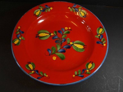 Auktion <br>grosser Fayence-Teller 