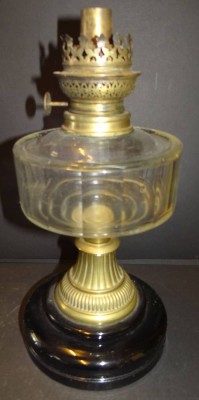 Petreoleum Lampenfuss aus Glas, Stand schwarzes Glas, H-31 cm