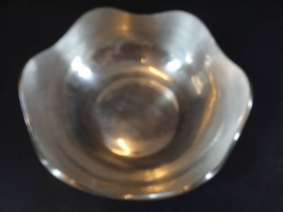 Auktion 357<br>runde Silberschale-925- mit gewellten Rand, Sportpreis 1996, H-6 cm, D-17 cm, 256 gr. [1]