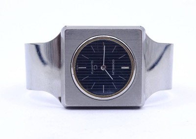 Auktion <br>Spangenuhr GÜBELIN, ca. 1970er Jahre, Quartzwerk, Gehäuse 30x30mm, Tragespuren am Glas, Funktion nicht getestet [1]