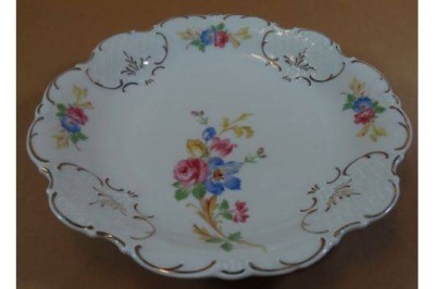 Auktion 361<br>Kuchenteller, Elfenbein Porzellan, Blumendekor, D-28 cm [1]