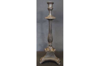 Auktion 366<br>hoher Leuchter, Berliner Eisen um 1850, ein Akanthusblatt fehlt auf Sockel, ansonsten guter Zustand, H-48 cm [1]