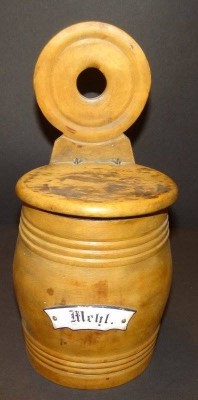 Auktion <br>Holz-Wandgefäss 