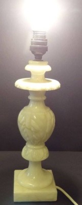 Auktion <br>Onyx Tischlampe, H-42 cm [1]