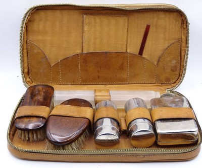 Auktion 355<br>Altes Herren Reise-Necessaire, Alters- und Gebrauchsspuren [1]