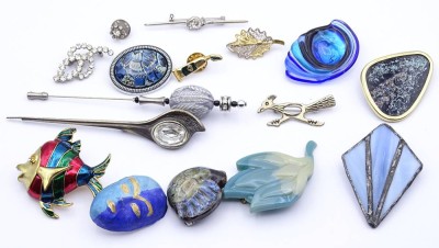 Auktion <br>Konvolut div. Modeschmuck Broschen [1]
