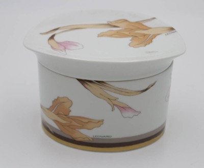 Auktion <br>ovale Deckeldose, Hutschenreuther, Leonard, Decor Negresco, H-.10,5cm B-15cm. [1]