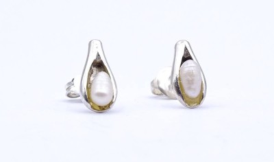 Auktion <br>Paar Ohrstecker mit Süßwasserperlen, Silber, bez. Silver, zus. 1,6g., L. 1,2cm [1]