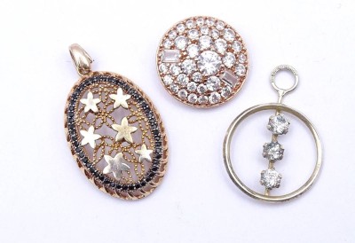 Auktion <br>3 Anhänger, Silber 925/000, zus. 8,5g., L. 1,9 - 3,6cm [1]
