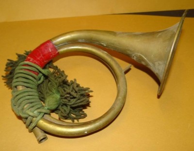 Auktion <br>altes Waldhorn ohne Mundstück, Gebrauchsspuren, L-18 cm [1]