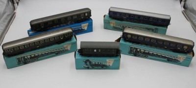 Auktion <br>5x Personen-Waggons, Märklin, H0, orig. Kartons [1]