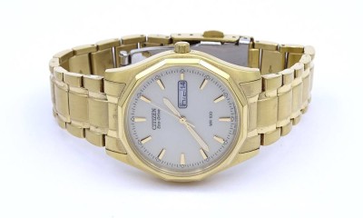 Auktion <br>Herren Armbanduhr 