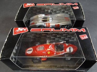 Auktion <br>2 Modell-Rennwagen von Brumm, neu in Display, Brumm R069 Ferrari D246 G.P. Gran Bretagna 1958 Peter Collins 1:43  und Mercedes R280 [1]