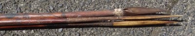Auktion <br>3 afrikan. Speere mit Knochen-Spitzen, L-ca. 145 cm [1]