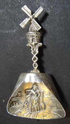 Auktion 338<br>Silber-800- Zuckerschaufel mit Windmühle (drehbar), L-8 cm, 17 gr [1]