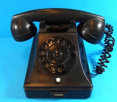 Auktion 344<br>altes Telefon mit Wählscheibe, schwarz, gut erhalten [1]