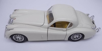 Burago  Jaguar XR120, 1:24 [1]