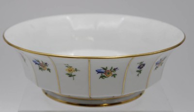 Auktion 340<br>runde Schale, Fürstenberg, Greque Mille Fleurs, H-6,5cm D-19cm. [1]