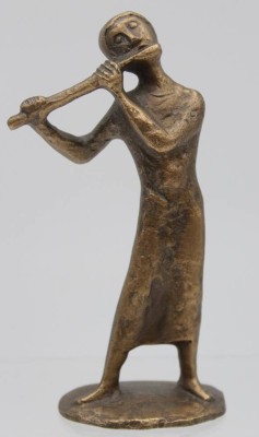 Auktion 340<br>Flötenspielerin, Bronze, Etikett 