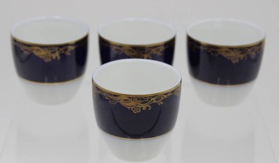 Auktion <br>4x Eierbecher, Classic Rose, Kobalt mit Gold, ca. H-4,5cm. [1]