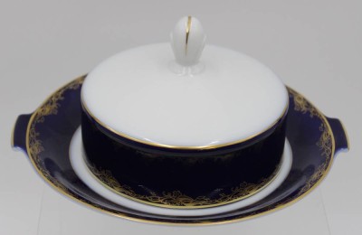 Auktion <br>Butterdose, Classic Rose, Aida, Kobalt mit Gold, ca. H-9cm. [1]