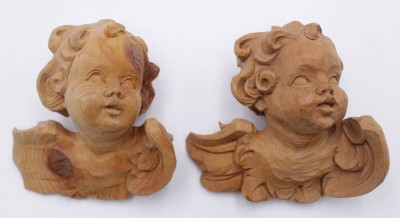 Auktion 340<br>Paar Putti-Wandköpfe, Holz, 1x gemarkt, ca. 12,5 x 13cm. [1]