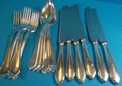 Auktion 340<br>21 tg. Silberbesteck-800-, HTB, 8 Löffel, 7 Gabeln, 6 Messer, alles gut erhalten,ohne Gravuren,  ohne Messer 975 gr., plus 6 Messer [1]