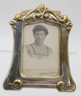 Auktion <br>kl. Bilderrahmen, wohl Messing ehem. versilbert, stark berieben, ca. 13,5 x 11,5cm [1]