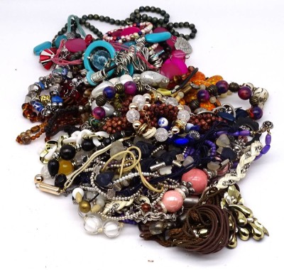 Auktion 356<br>Konvolut div. Modeschmuck - Ketten, Armbänder etc. ca. 2KG [1]