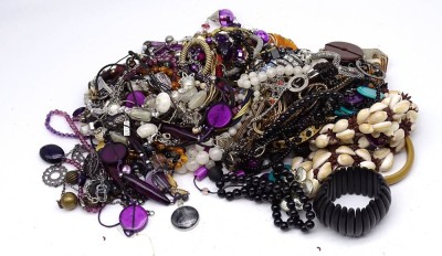 Auktion 356<br>Konvolut div. Modeschmuck - Ketten, Armbänder etc. ca. 2KG [1]