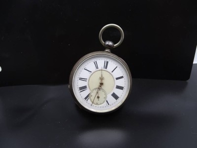 Auktion <br>Taschenuhr mit Schlüsselwerk Markenlos Silbergehäuse Emailliertes Zifferblatt Funktion nicht überprüft Ø 50 mm [1]