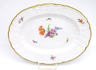 Auktion <br>Ovale Anbietschale von KPM Berlin Form - Rocaille Dekor 36 mit Goldrand 1.Wahl ,  L. 31 cm B. 24 cm H. 4,5 cm [1]