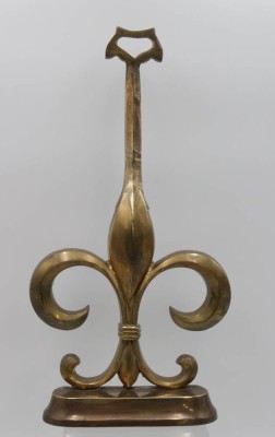Auktion <br>Türstopper, Messing, franz. Lilie, H-42,5cm B-22cm. [1]